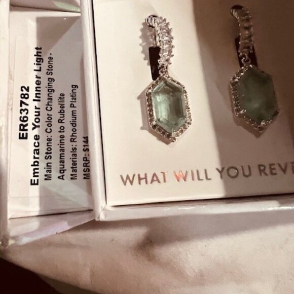 MH EARRING ER63782 "EMBRACE YOUR INNER LIGHT" - Picture 1 of 1